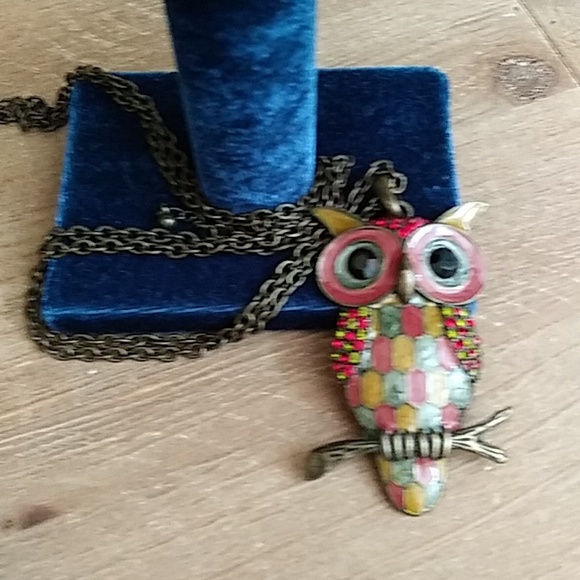 Large Embellished Owl Necklace Pendant - Picture 17 of 17